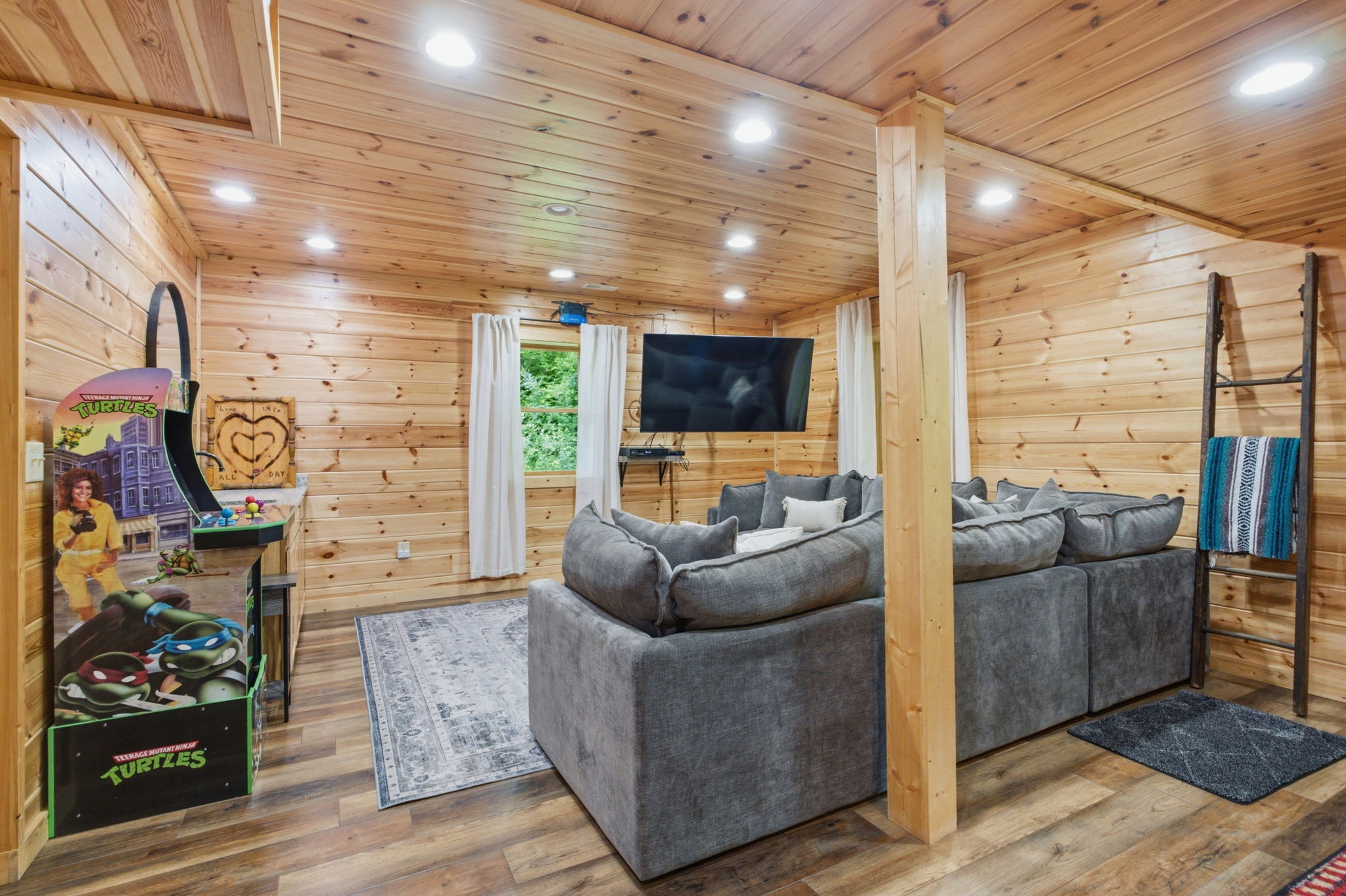 Firefly Hollow Lodge | Photo 63