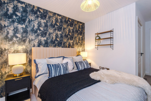 Stylish 2-Bed 2-Bath Apartment in Newly Renovated Victorian Building – Prime Leeds City Centre near Station