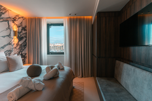 Chambre 1 avec douche et vue sur le Vieux Port 