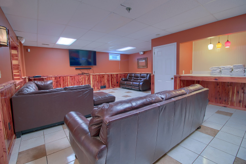 Entertainment Room, with DirecTv, Lower Level, Southern Belle Lodge