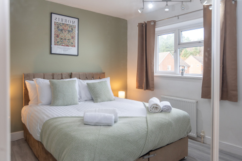 Versatile zip-link king bed that can be effortlessly separated into two comfortable singles to suit your stay.