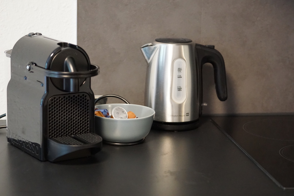 Kaffeemaschine und Wasserkocher