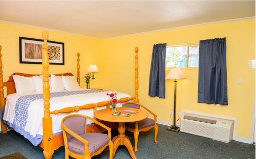 Family room-Ensuite-Standard-Patio-2 Bedroom King Suite