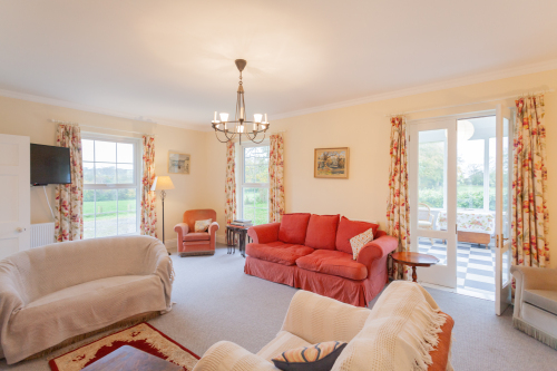 Bungalow-Ensuite with Bath-Countryside view - Base Rate