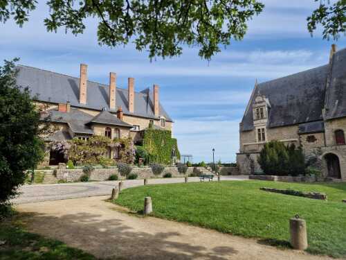 Le Vieux Laval et le Château