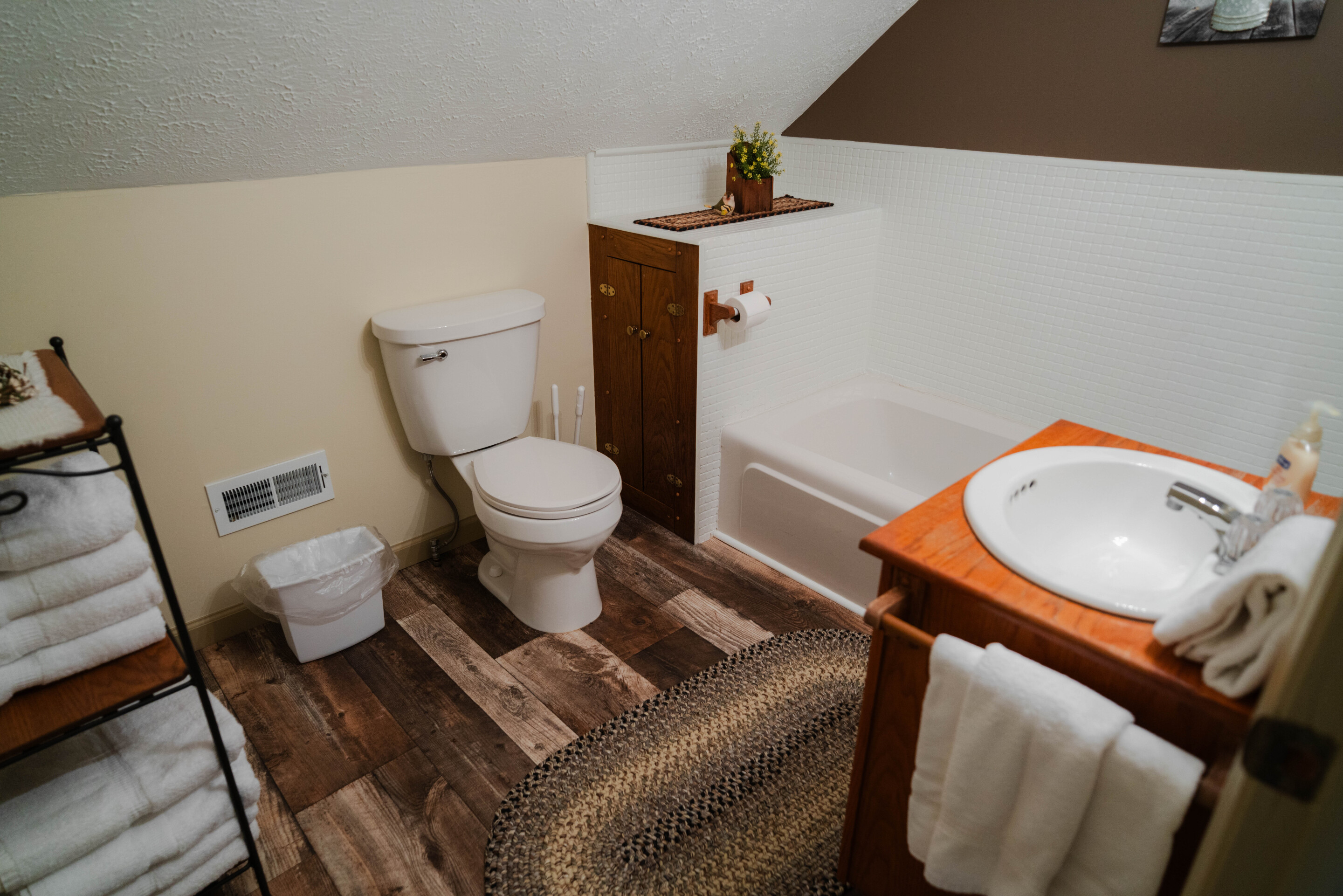 Tenant House | Photo 20