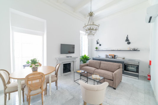 Sitting/dining/kitchen