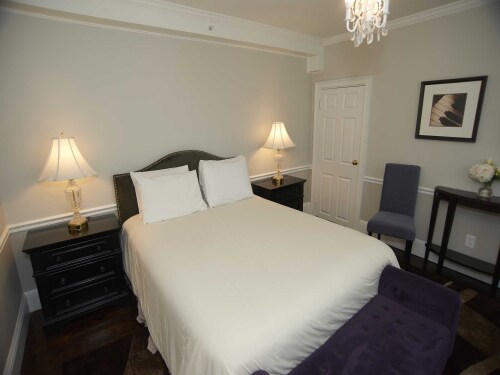 The Manor 116 Queen-Double room-Ensuite-Standard - Base Rate