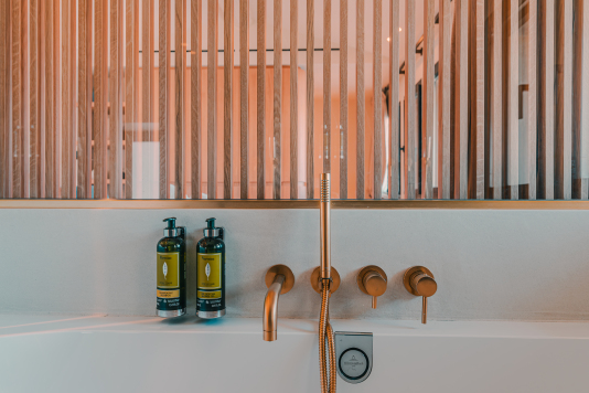 Chambre 3 double pommeau de douche et baignoire avec sur sur le Vieux Port