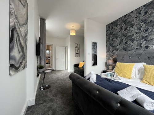 Studio 5 - Comfy and cosy double bed for a night of luxurious sleep
