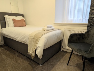 Bedroom 2- single room 