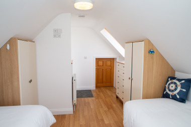 Bedroom 3 Attic 2 single beds 