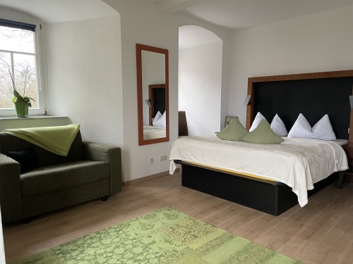 Doppelbett oder zwei Einzelbetten-Budget-Ensuite Dusche-Bergblick-Forsthaus 6