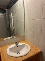 Salle d'eau avec douche