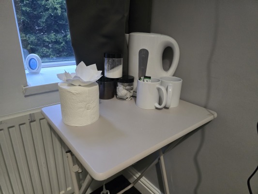 Bedroom 2 Tea and coffee facilities 