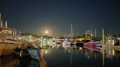 Coucher de soleil sur le port ostréicole
