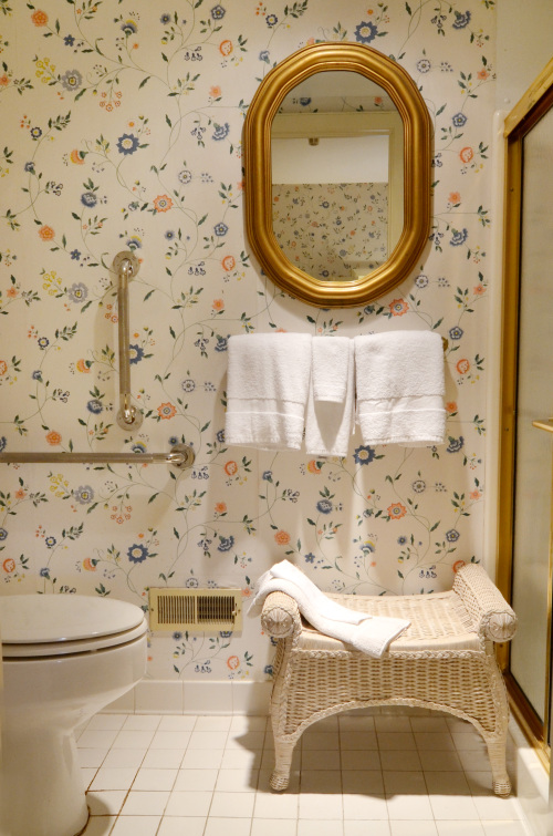 Room 102 Harry Truman-King-Private Bathroom-Superior-Street View - Room Only - No Breakfast