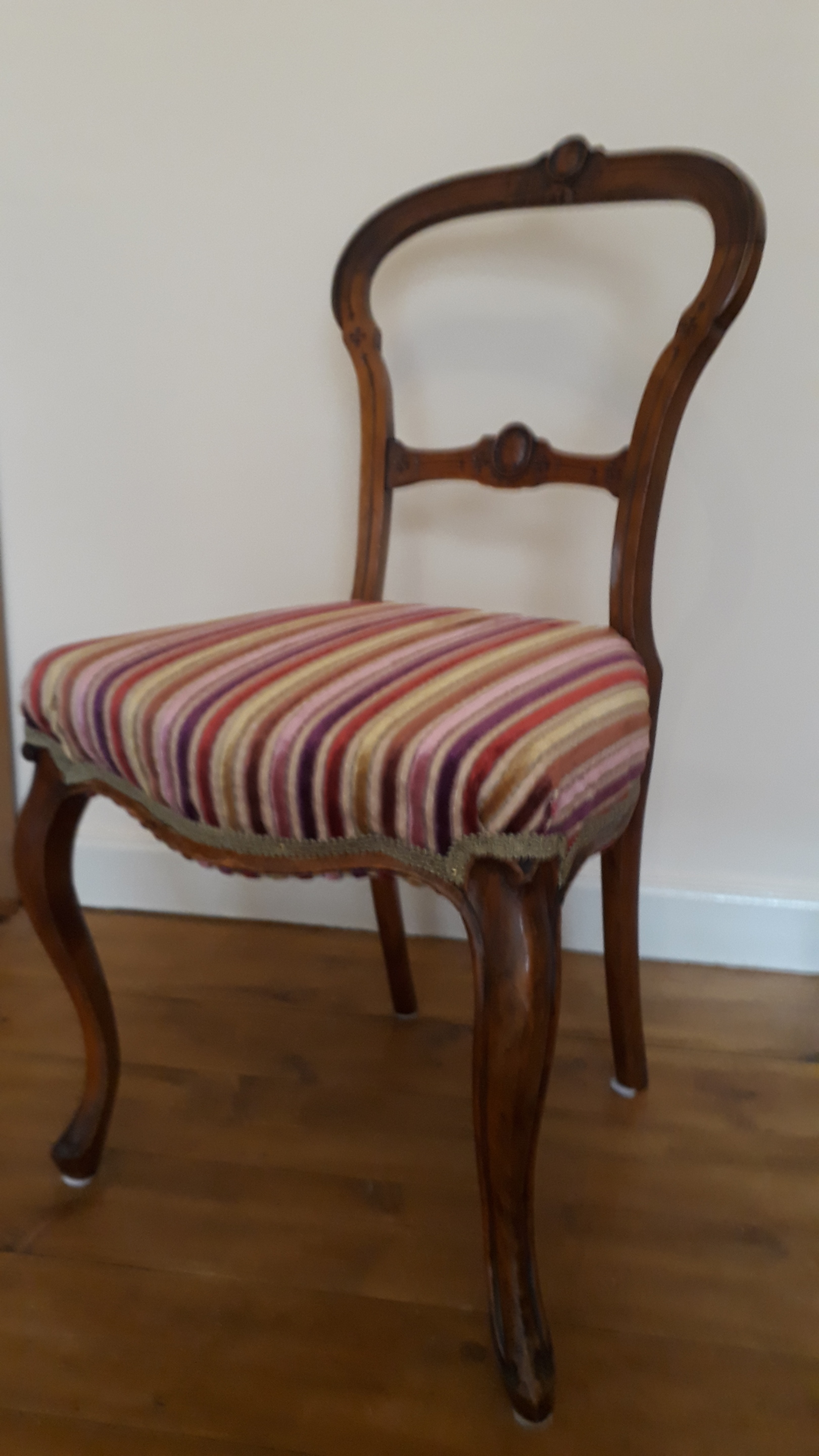 Dining chair seat