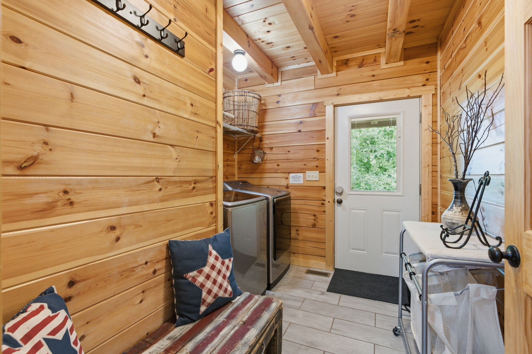 Firefly Hollow Lodge | Photo 38
