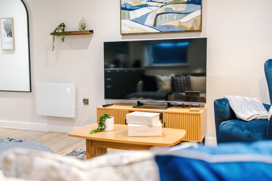 Stylish 2-Bed 2-Bath Apartment in Newly Renovated Victorian Building – Prime Leeds City Centre near Station
