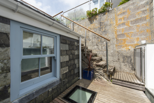 Steps and decking to rear terrace