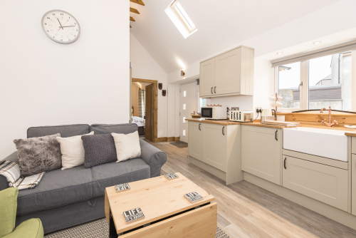 1 Wee-Kalf, large entrance spaces onto open plan living