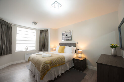 Deluxe Apartment - Bedroom