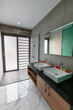 Bathroom of the family bedrooms