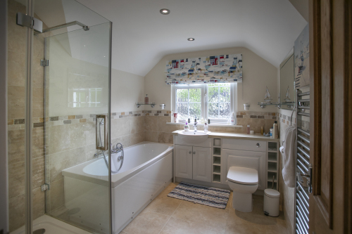 Double room-Deluxe-Private Bathroom