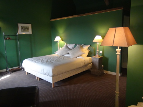 Chambre golf, lit double de 180x200 ou 2 lits simples et, si besoin, son lit d'appoint