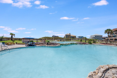 This pool is heated seasonally *check with host or Mayan front desk on schedule