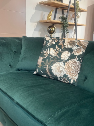 canapé chaleureux et confortable