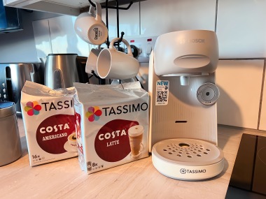 tassimo finesse coffee machine and pods 