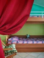 cameretta con 2 letti castello