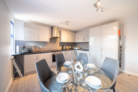 shared kitchen between 3 rooms 