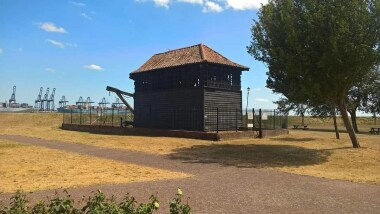 The old crane from Nelson's time