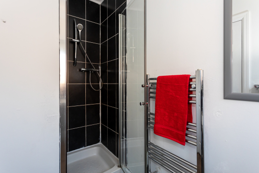 Bedroom 4 - Ensuite