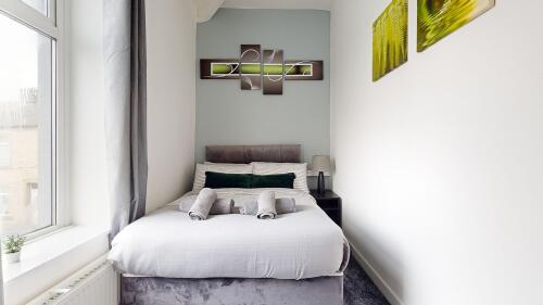 Bedroom 3 - cosy and comfy small double bed