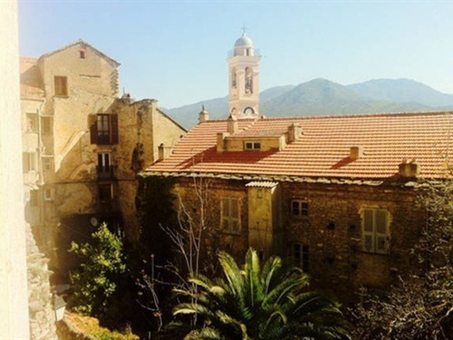 Vue sur le clocher de la place Gaffory