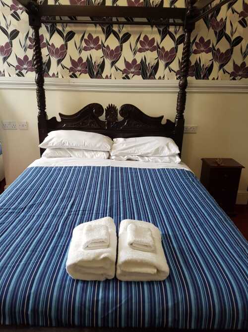 Double room-Superior-Ensuite with Shower-Four Poster