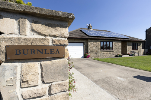 Burnlea Holiday Cottage - 