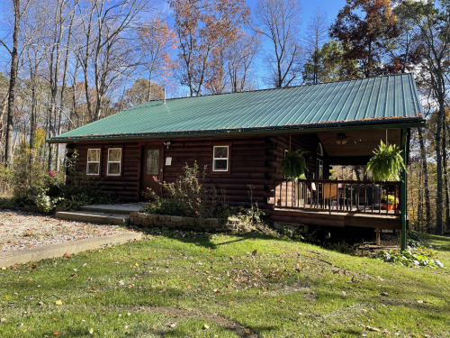 Remote Forest Edge Cabin offering comfort, seclusion near Hocking Hills
