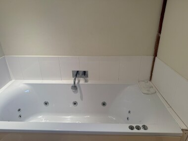 Family bathroom Jet Bath 