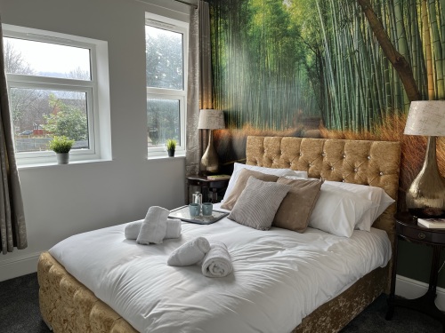 Studio 4 - Individually and stylish design with comfy double bed 