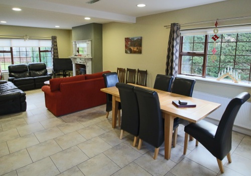 Kitchen area, large table with 6 chairs