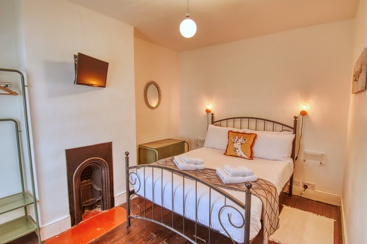 Large King Bedroom (upstairs)