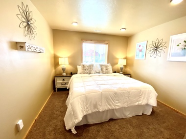 bedroom 2/2 with king size bed in each room