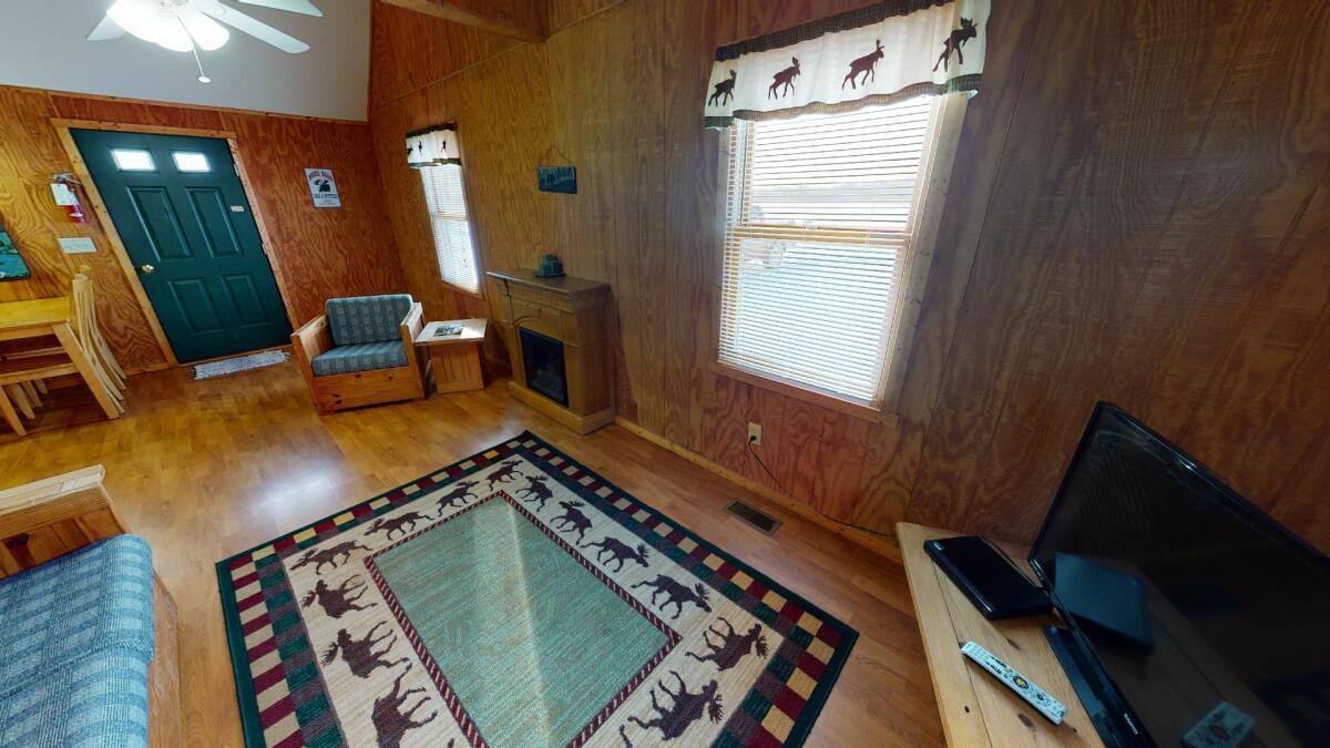 12860 Retreat cabin 10