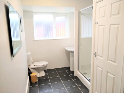 Bathroom - Spacious 3 piece bathroom with walk-in power shower