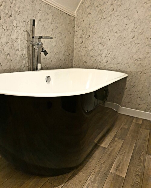 Luxury -Double room-Ensuite with Bath - Base Rate